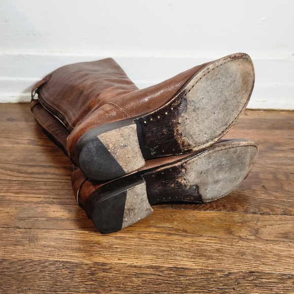 FRYE Melissa Button Back Zip Cognac Leather Boot - Picture 8 of 9